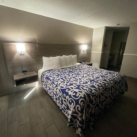 Simplestay Suites - Downtown Сан-Бернардіно Екстер'єр фото